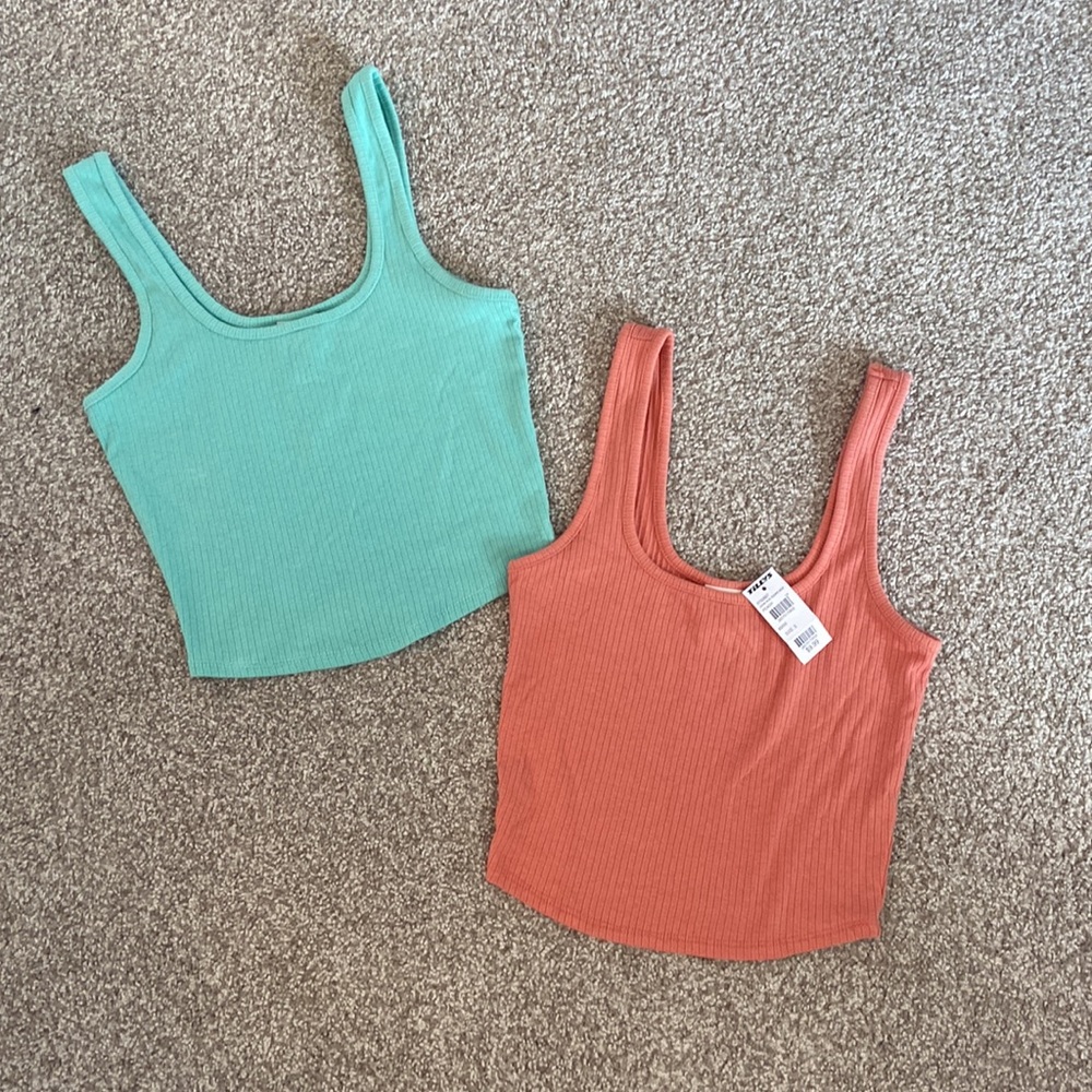 tilly’s destined square neck basic cropped tanks